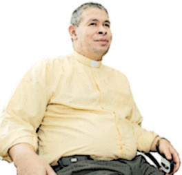 Sacerdote concebido em estupro