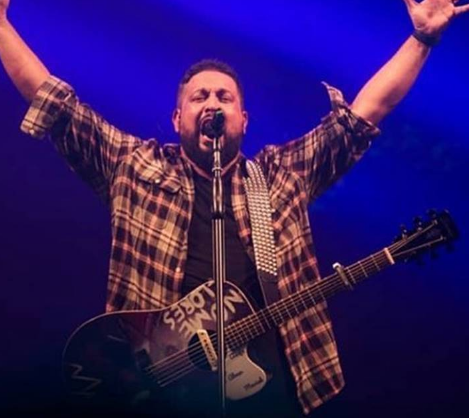 Cantor gospel ofende publicamente a “Mãe de Jesus”
