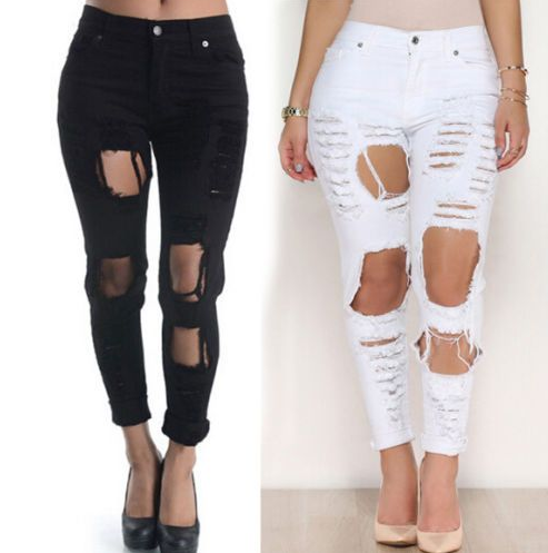 Roupas rasgadas?