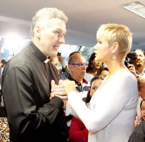 Padre Marcelo Rossi e Xuxa são a mesma coisa