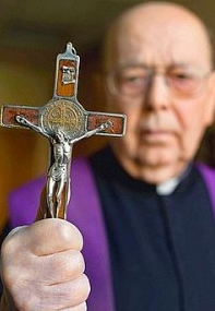 Exorcista italiano declara: Estado Islâmico é satanás