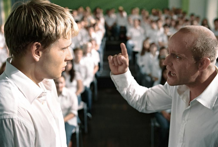 Aluno é expulso de sala de aula após afirmar que só existem dois gêneros