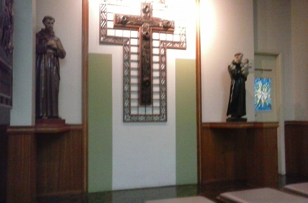 Joelhos dobrados e machucados